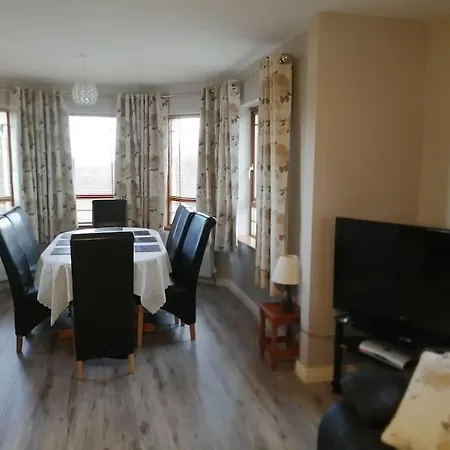 Nyaraló The House *